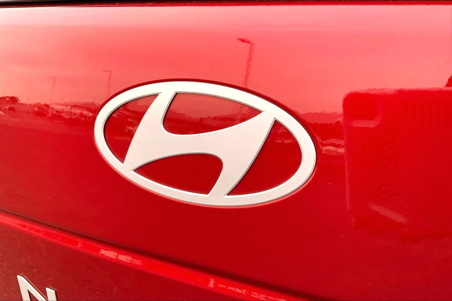 Used 2025 Ultimate Red Hyundai SEL image 31