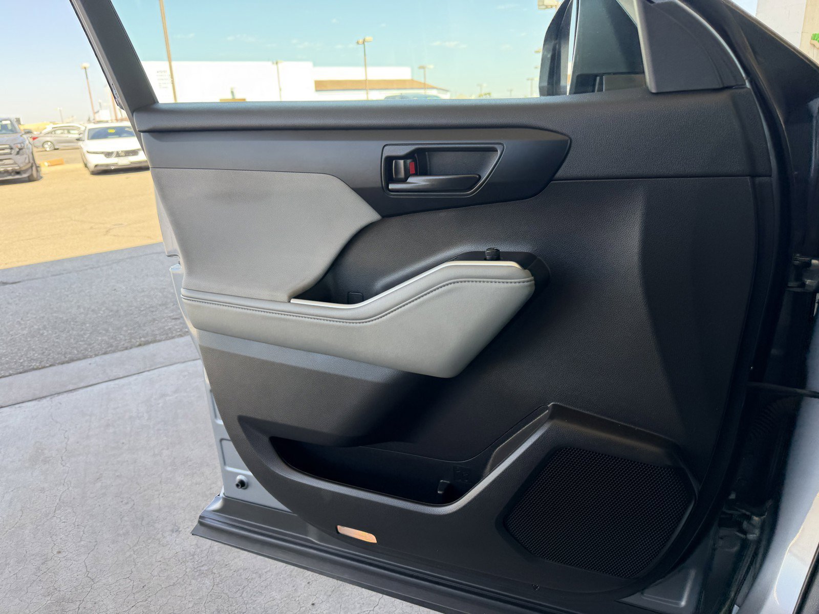 Certified Used 2022 Moon Dust Toyota LE image 18