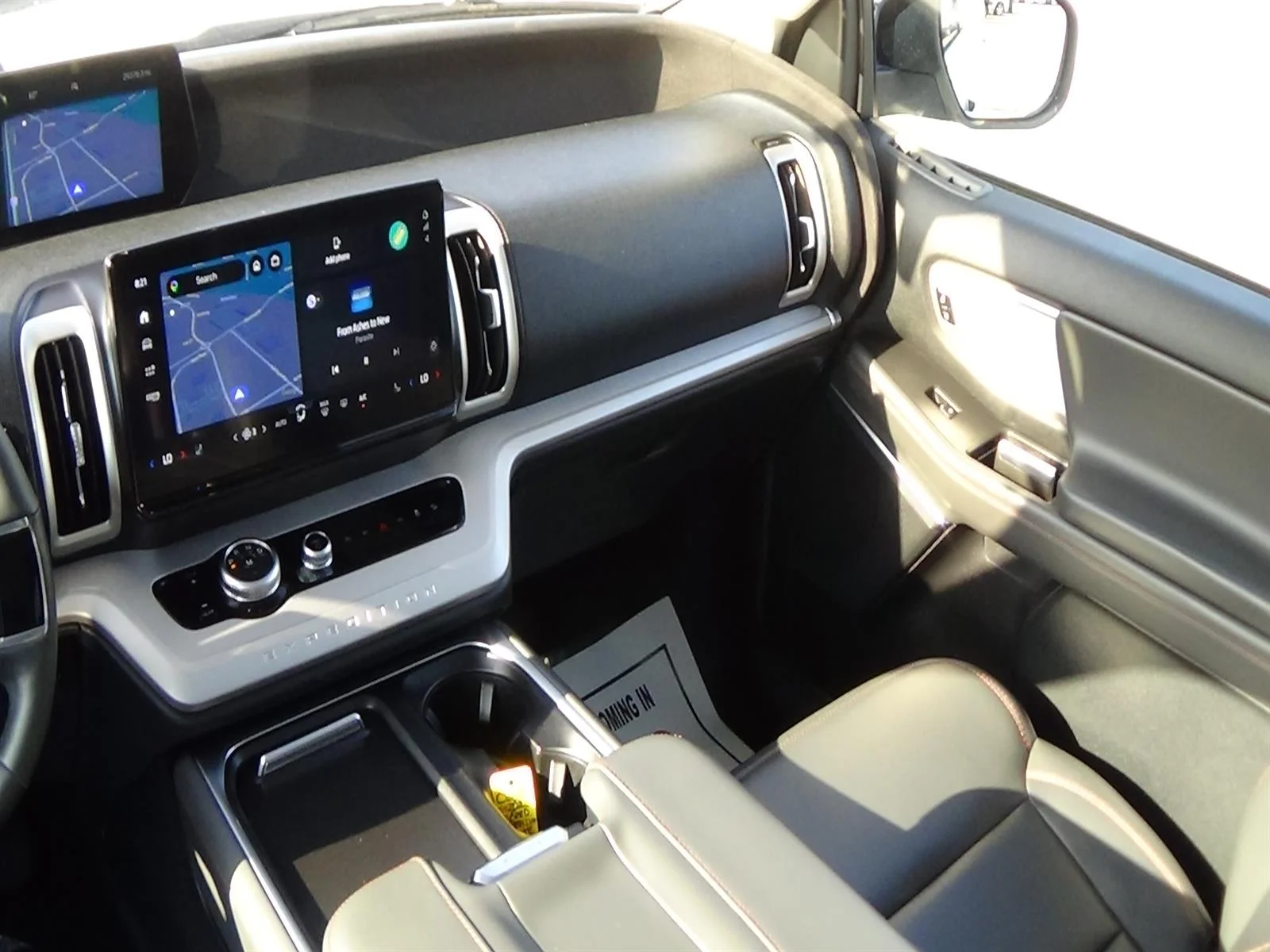 Used 2025 Oxford White (yz) Ford Active image 16