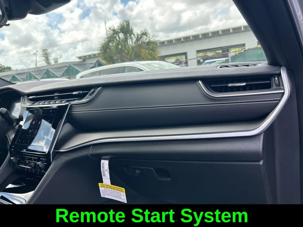 Used 2025 Silver Jeep Altitude X image 26