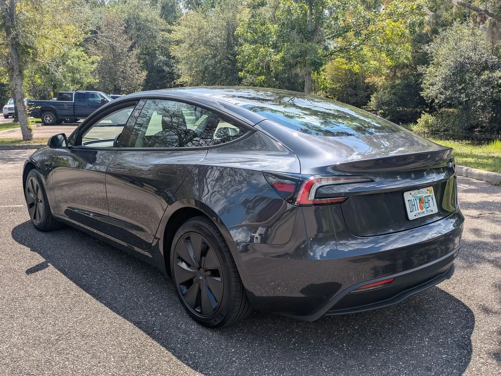 Used 2025  Tesla Long Range image 6