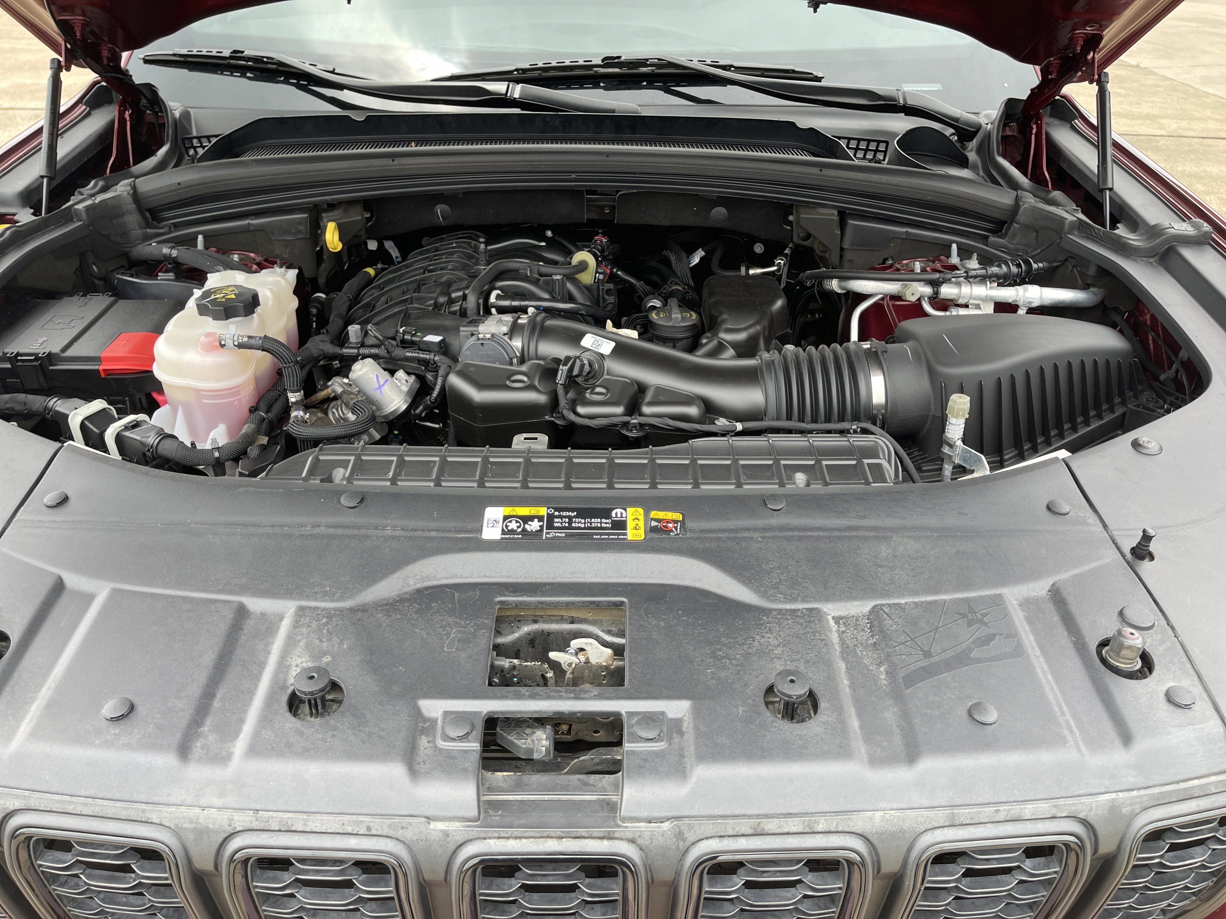 Used 2023 Velvet Red Pearlcoat Jeep Altitude image 8