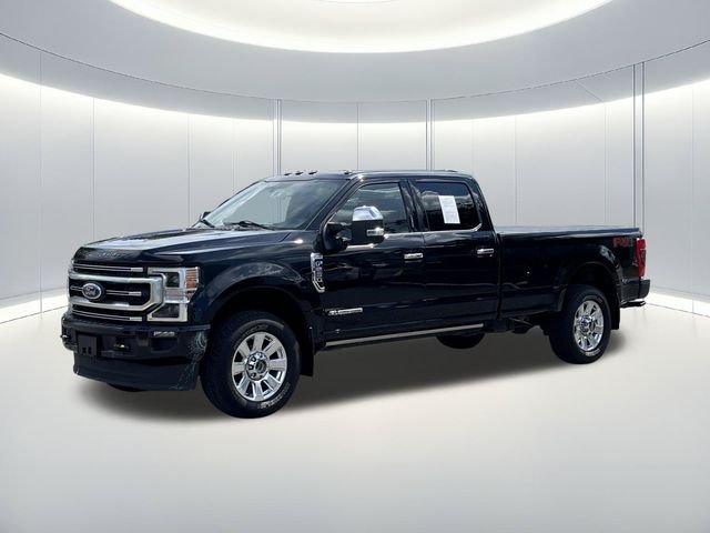 Used 2022  Ford Platinum image 1