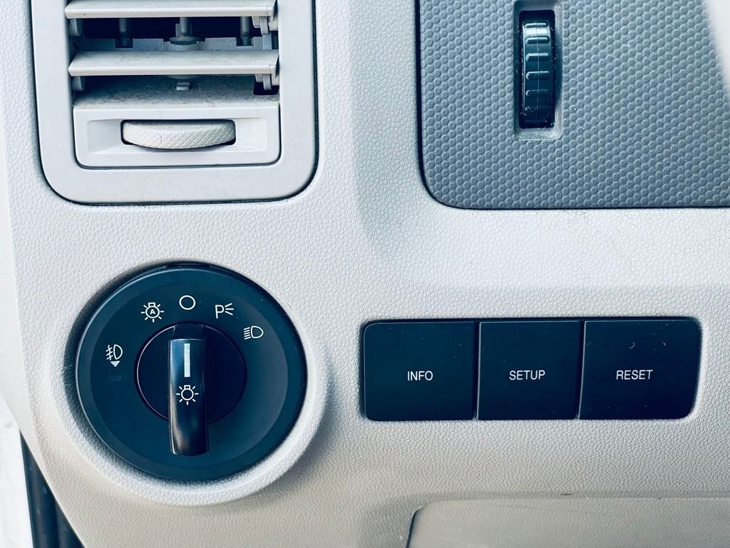 Used 2011 Silver Ford XLT image 14