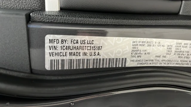 New 2026 Baltic Gray Metallic Clear-Coat Exterior Paint Jeep Altitude image 27