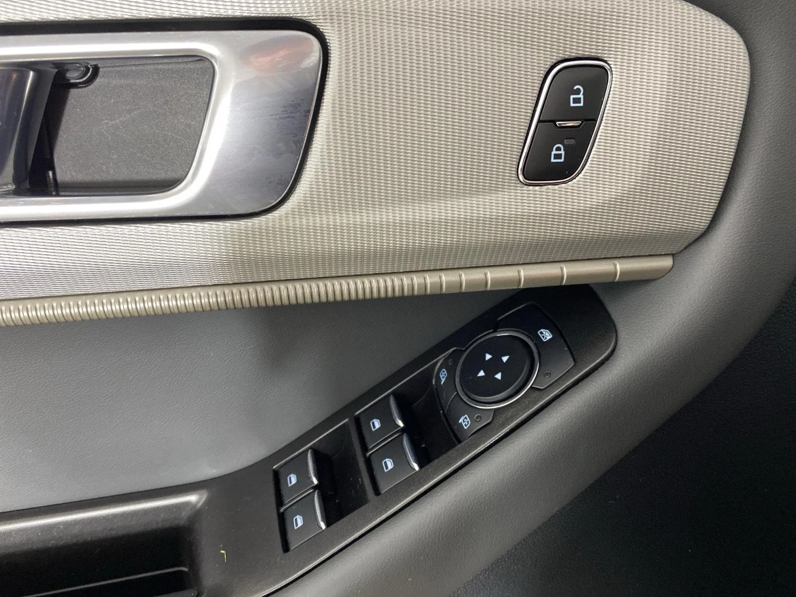 New 2026 Carbonized Gray Metallic Ford Active image 12
