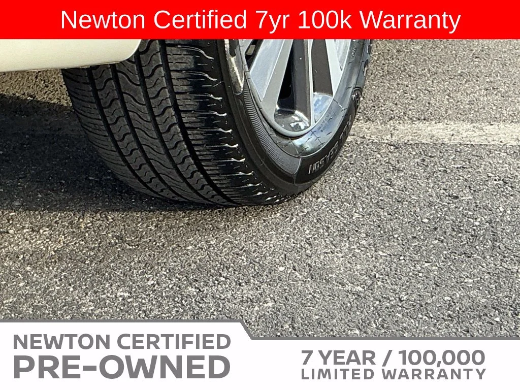 Used 2023 White Nissan 1.6 SV image 39