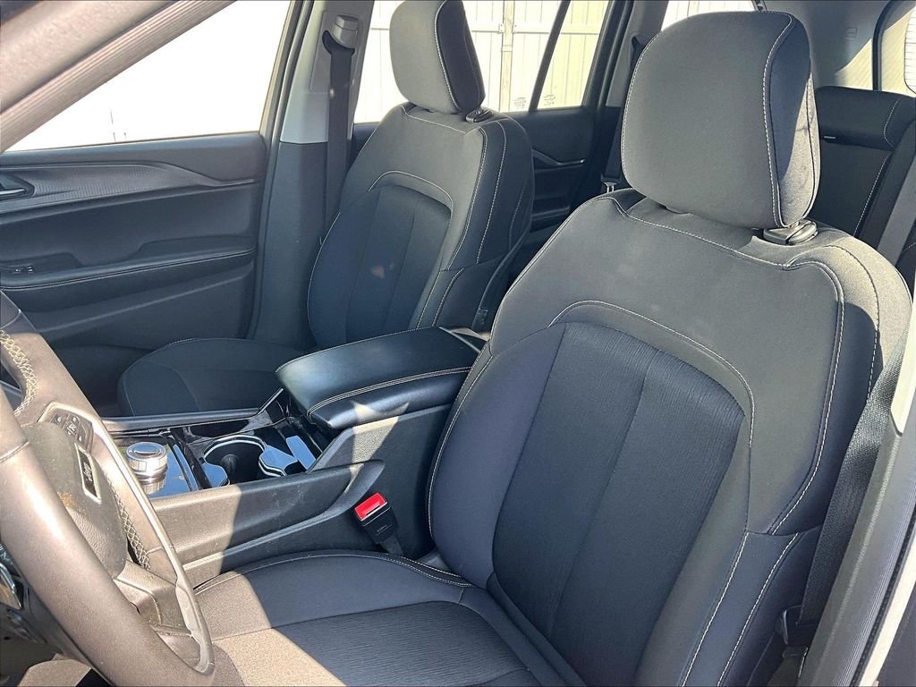 Used 2023 Silver Metallic Ford XLT image 10