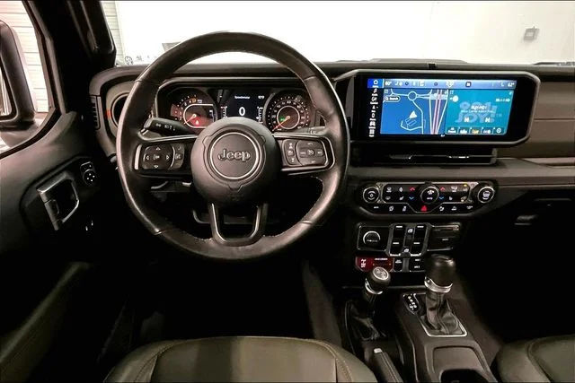 Used 2024 Black Clearcoat Jeep Mojave image 6