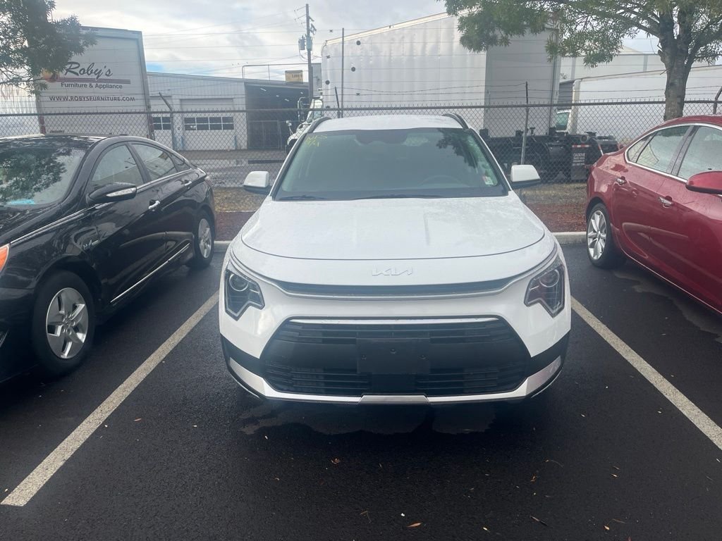 Used 2024 White Kia EX image 1