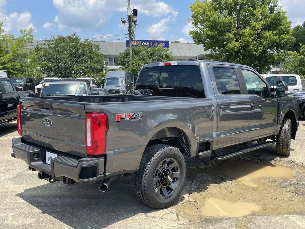 New 2026 Gray Ford XL image 3
