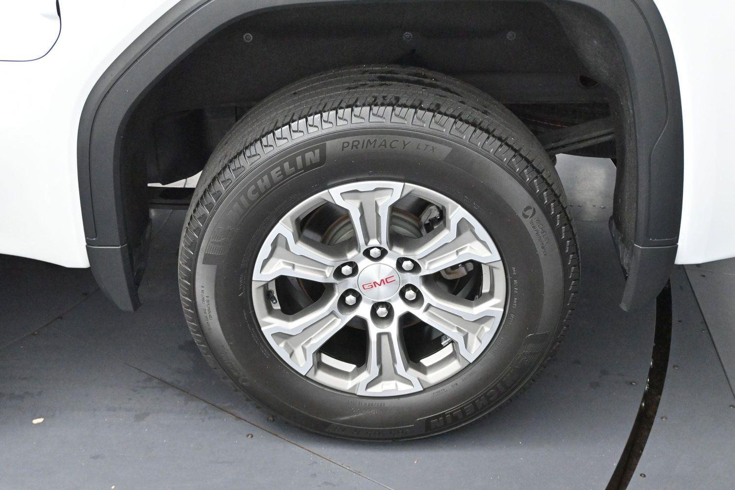 Used 2022 Summit White GMC SLT image 32