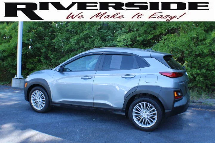 Used 2021 Sonic Silver Hyundai SEL image 3