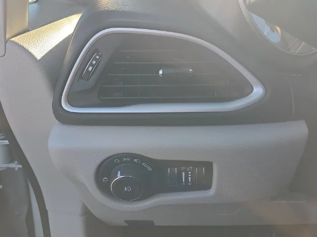 Used 2024 Silver Chrysler Touring L image 27
