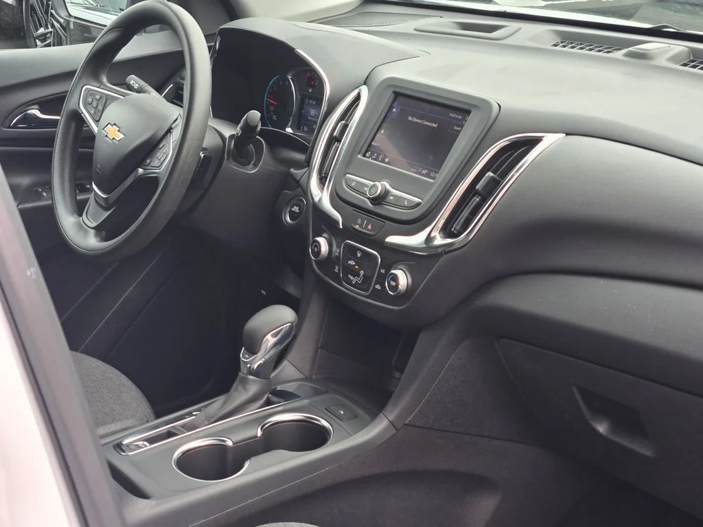 Used 2024 Summit White Chevrolet LT image 8