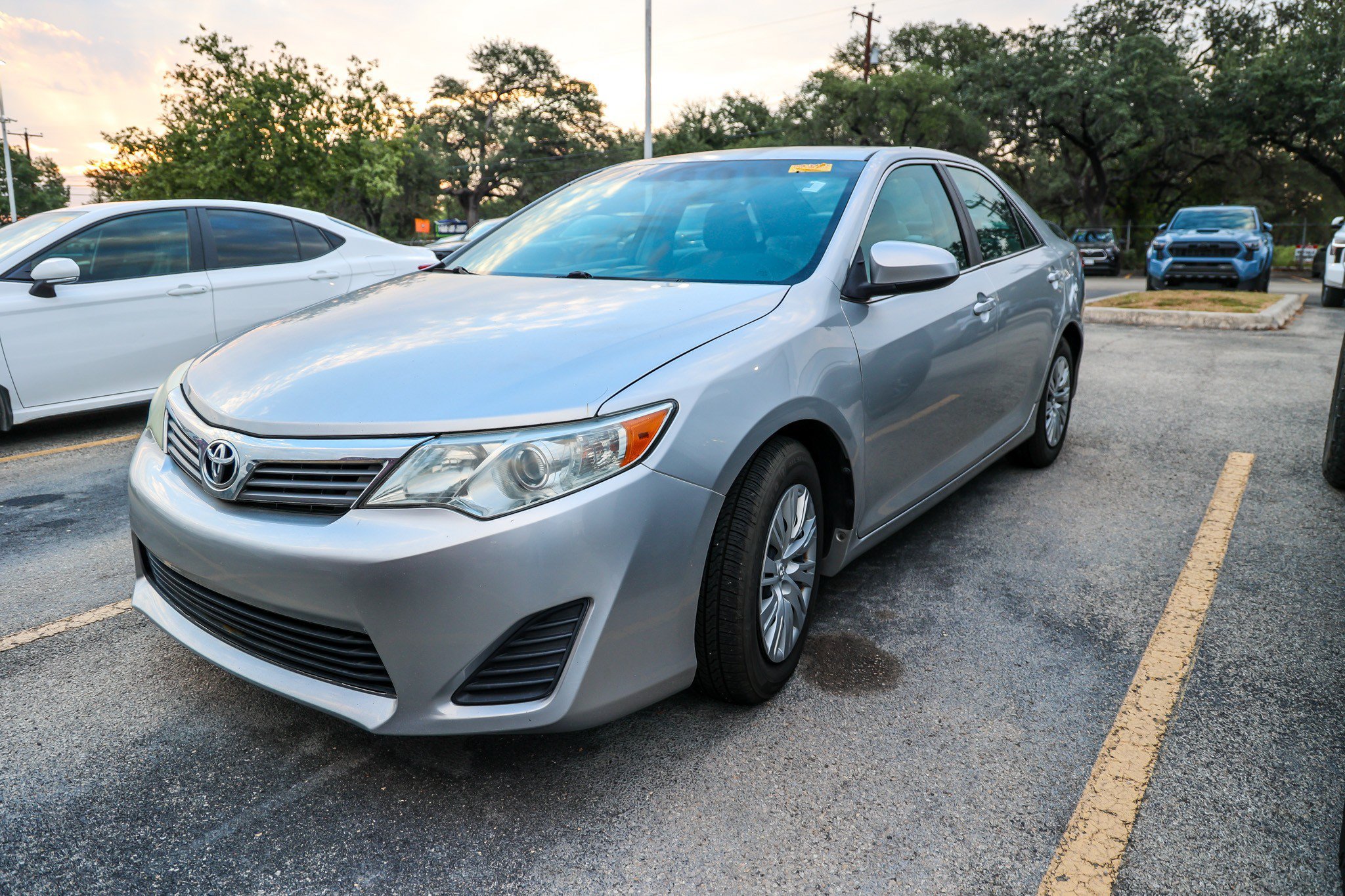Used 2014 CLASSIC SILVER ME Toyota LE image 1