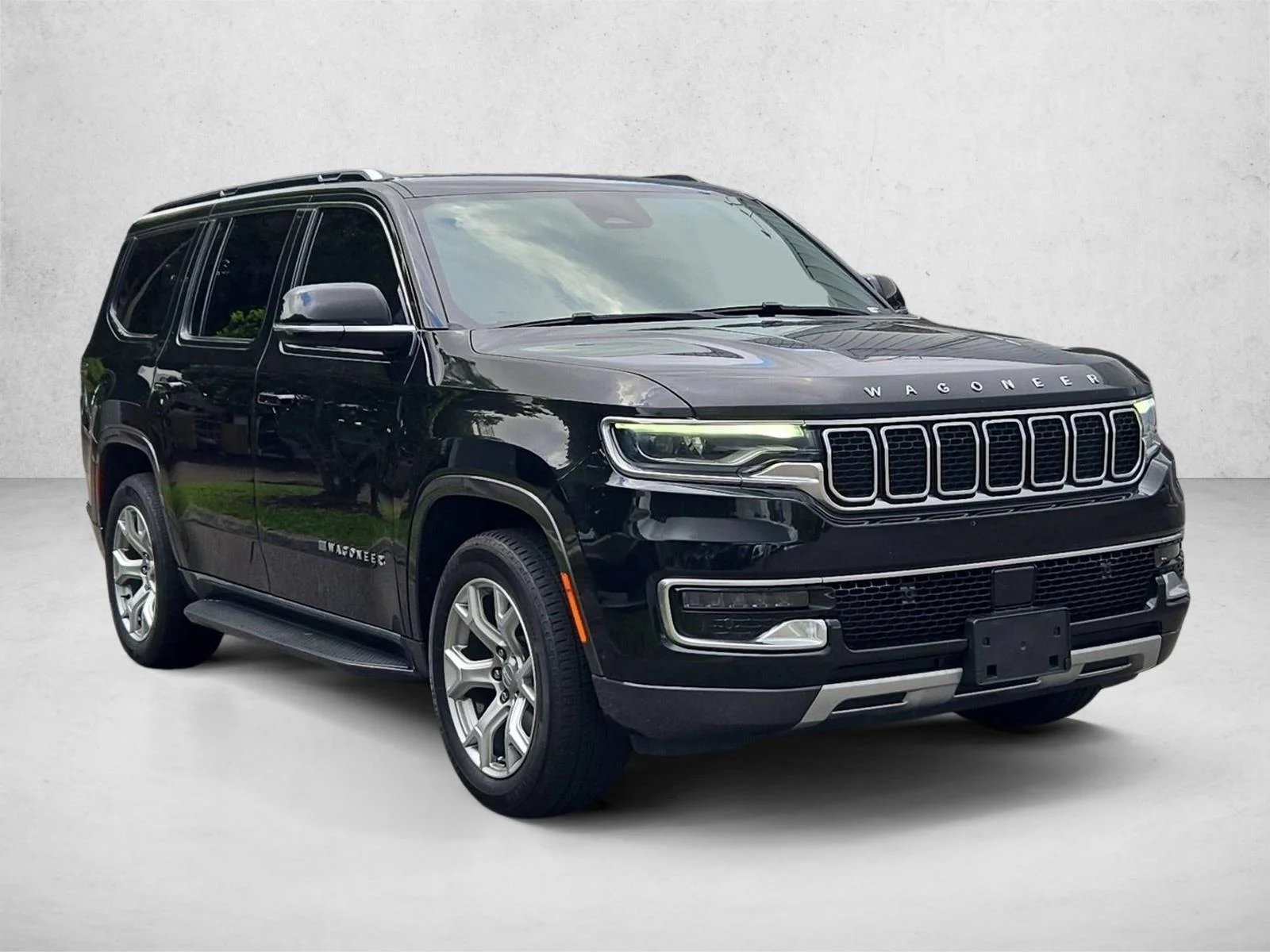 Used 2022 Diamond Black Crystal Pearlcoat Jeep Series II image 3