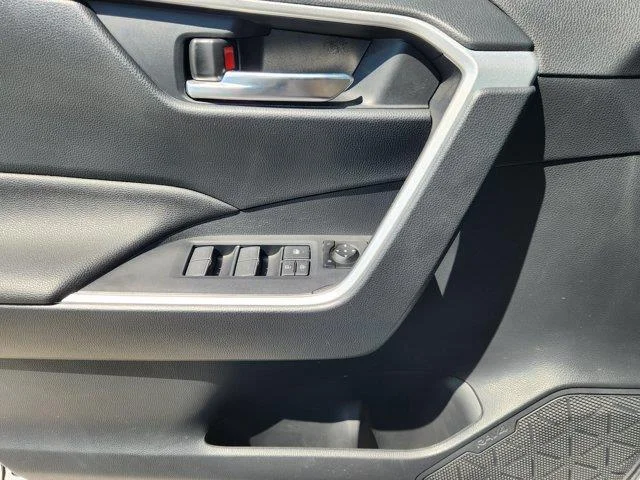 Used 2024 Wind Chill Pear Toyota SE image 23