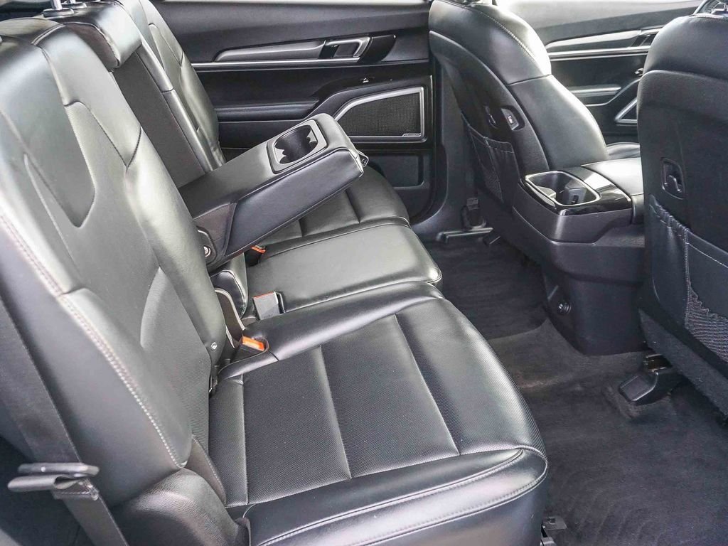 Used 2020 White Kia LX image 13
