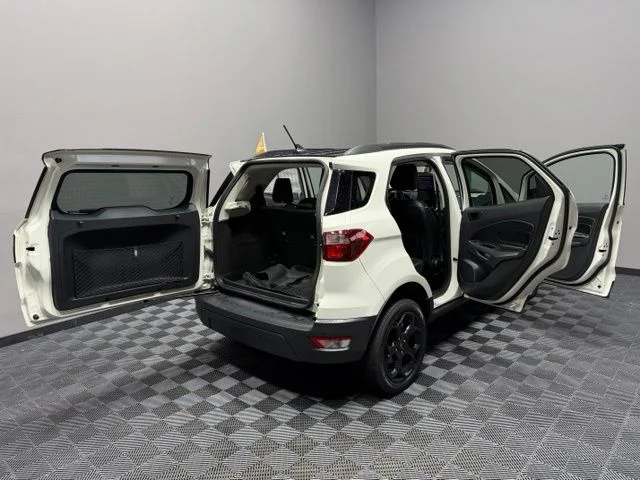 Used 2022 White Ford SES image 28