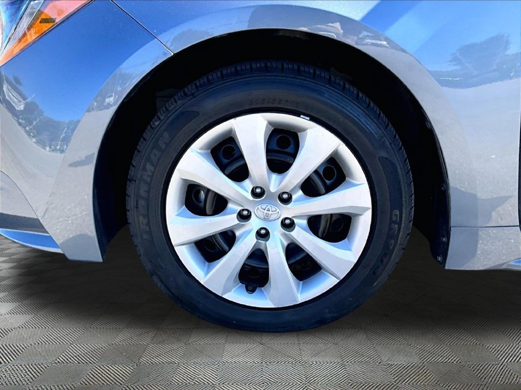 Used 2024  Toyota LE image 7