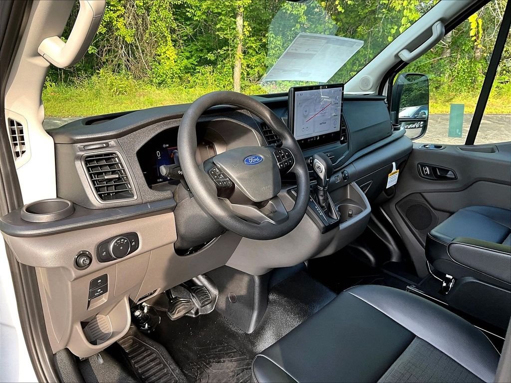 New 2026 Oxford White Ford Base image 6