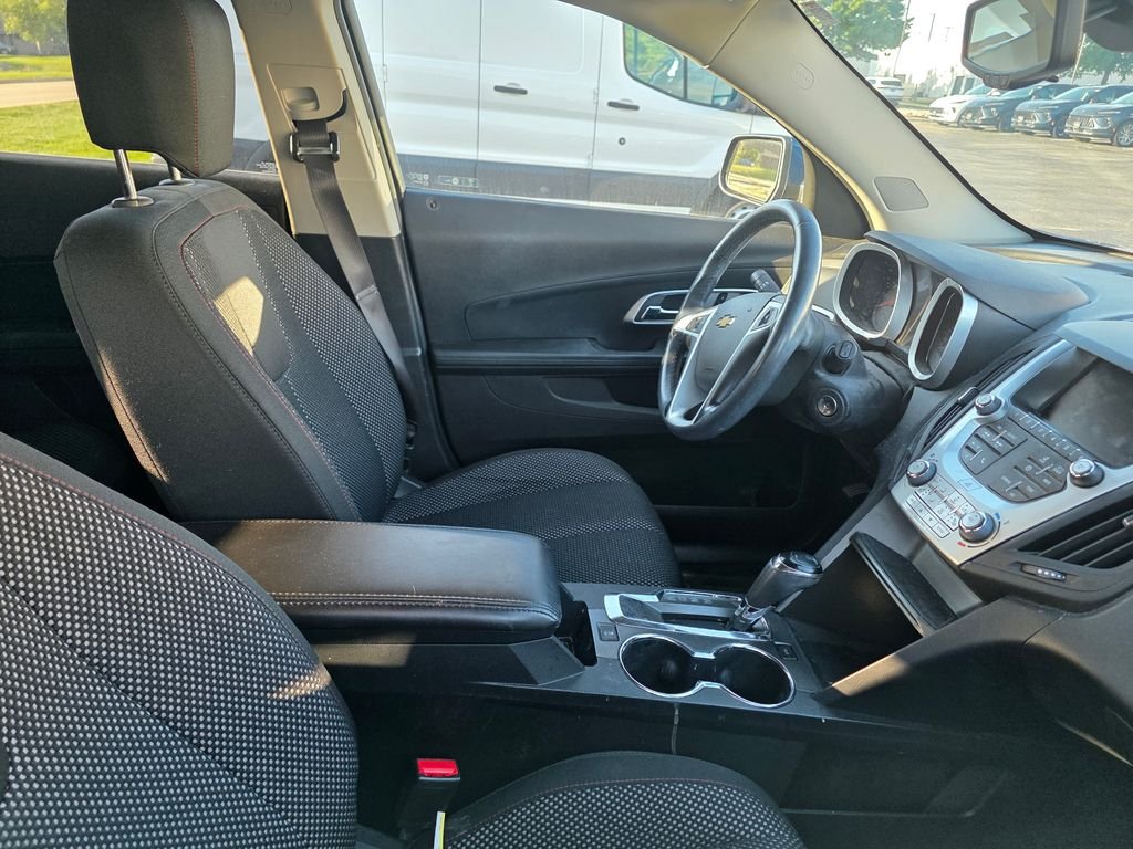 Used 2017 Patriot Blue Metallic Chevrolet LT image 5