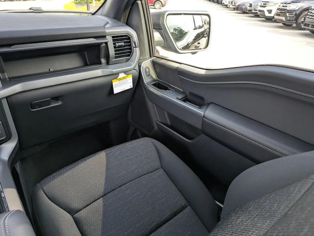 New 2026 Agate Black Metallic Ford XLT image 16