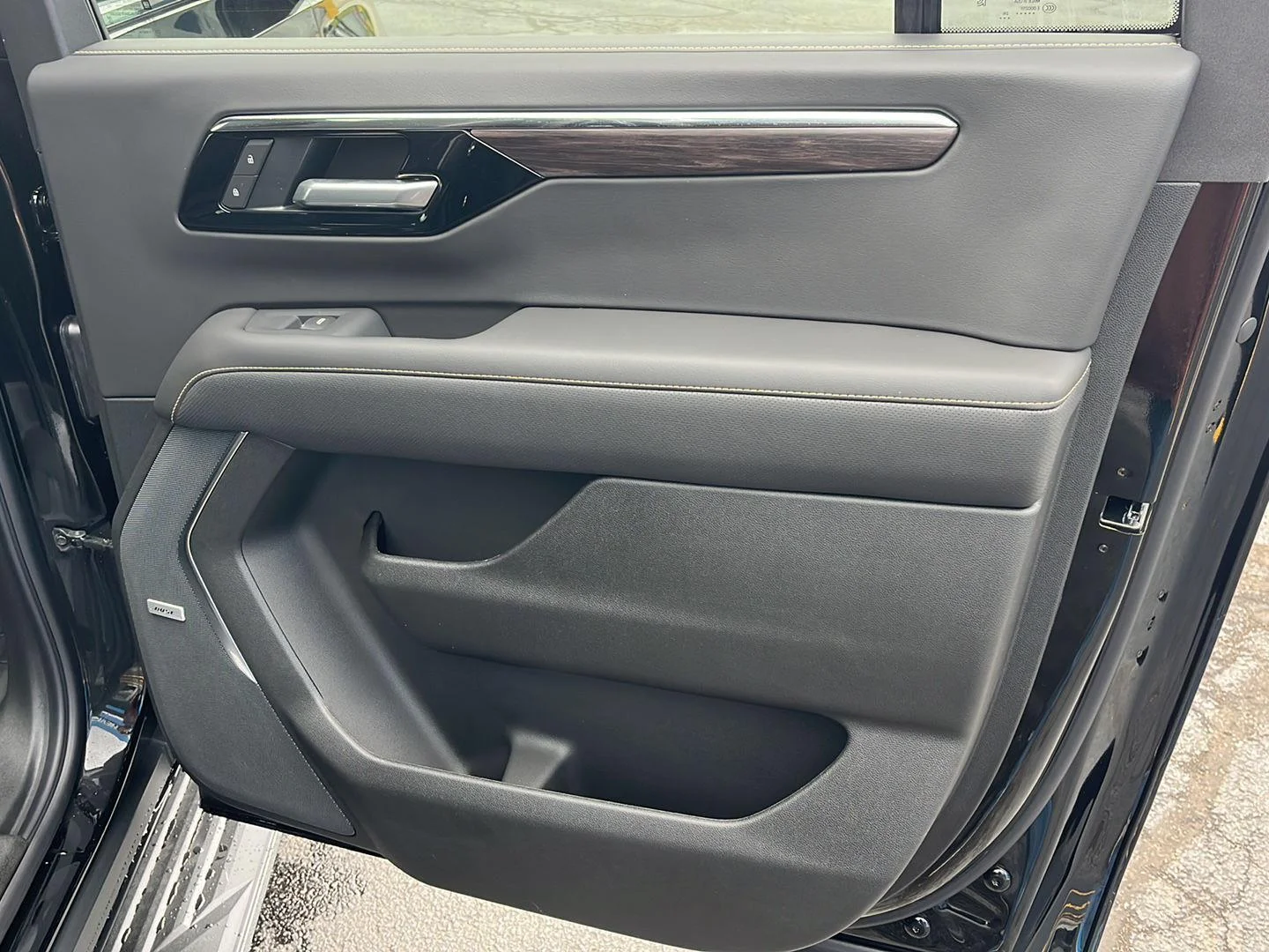 2026 Chevrolet Suburban Premier - Photo 31