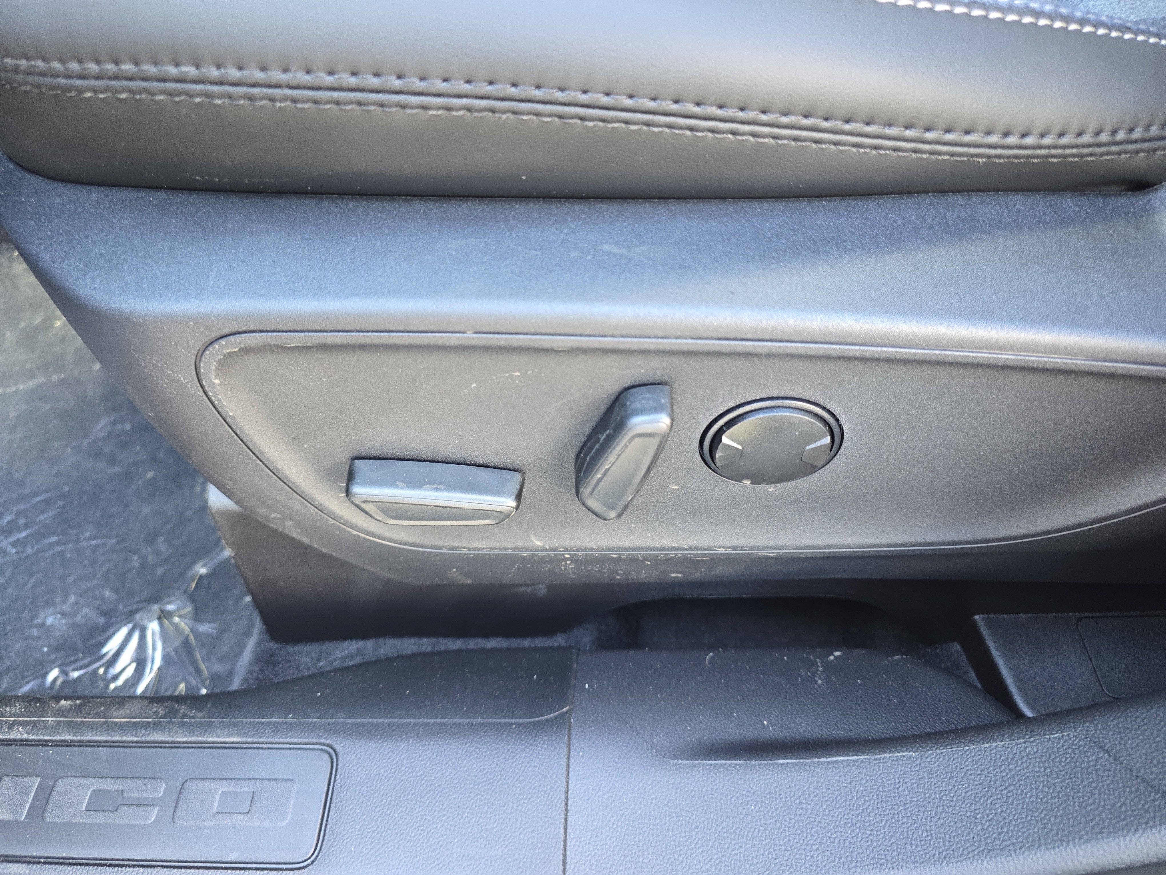 New 2026 Azure Gray Metallic Tri-Coat Ford Outer Banks® image 12