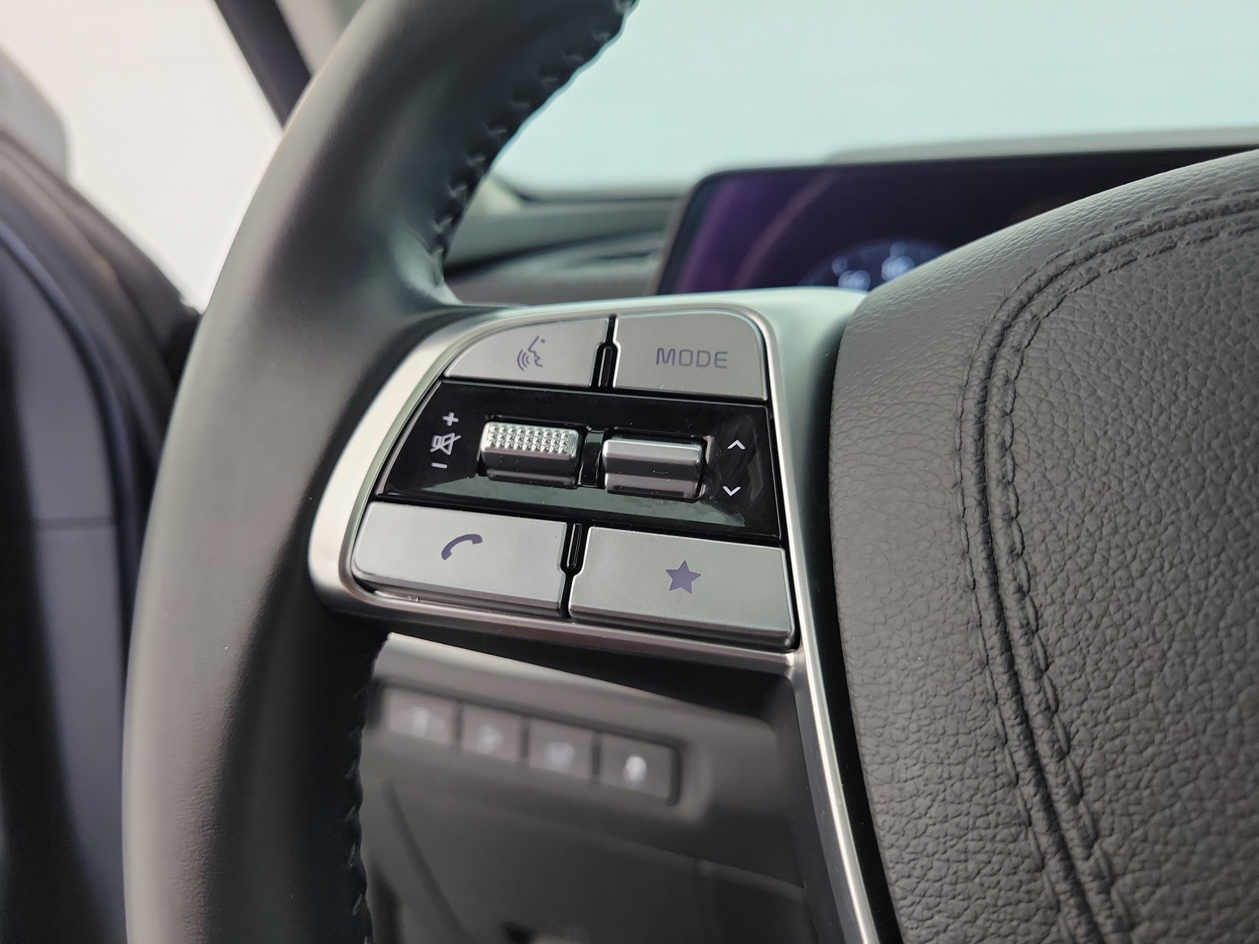 Used 2024 Gravity Gray Kia SX image 25