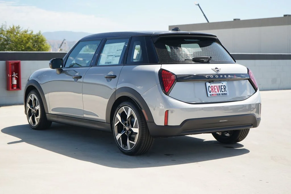 New 2026 Silver MINI Iconic image 5