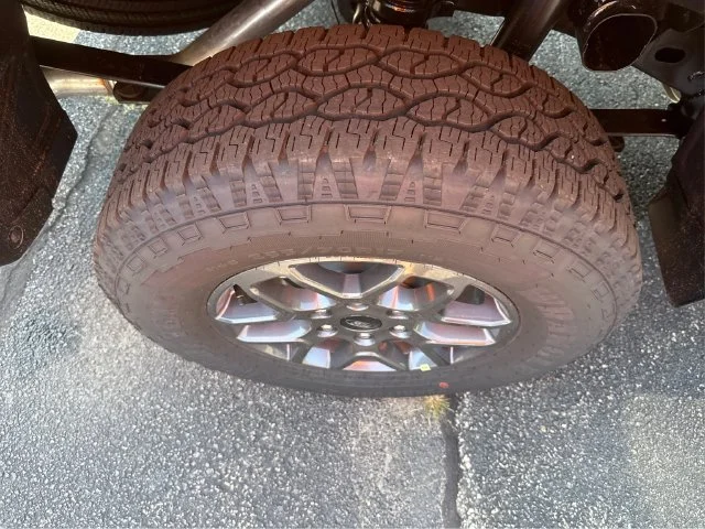 New 2026 Carbonized Gray Metallic Ford XLT image 15