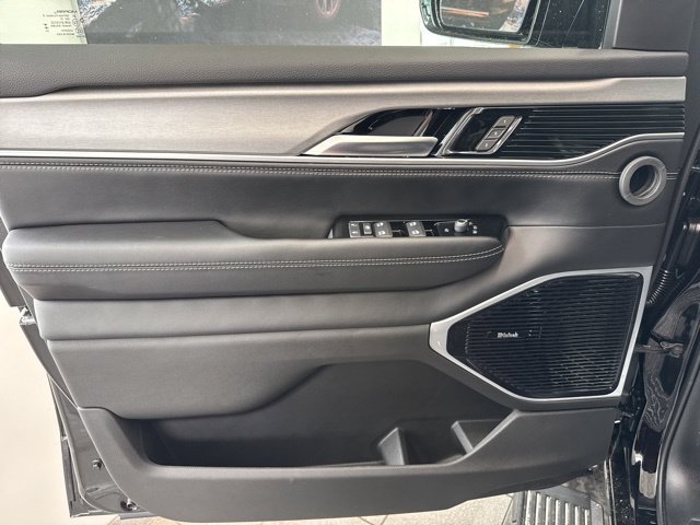 New 2026 High Gloss Black Exterior Paint Jeep Limited Altitude image 26