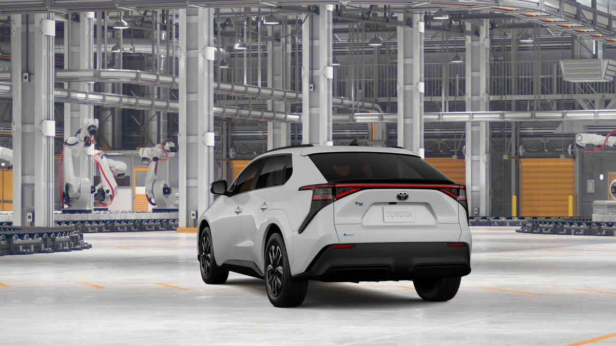 New 2027 Wind Chill Pearl Toyota XLE image 7