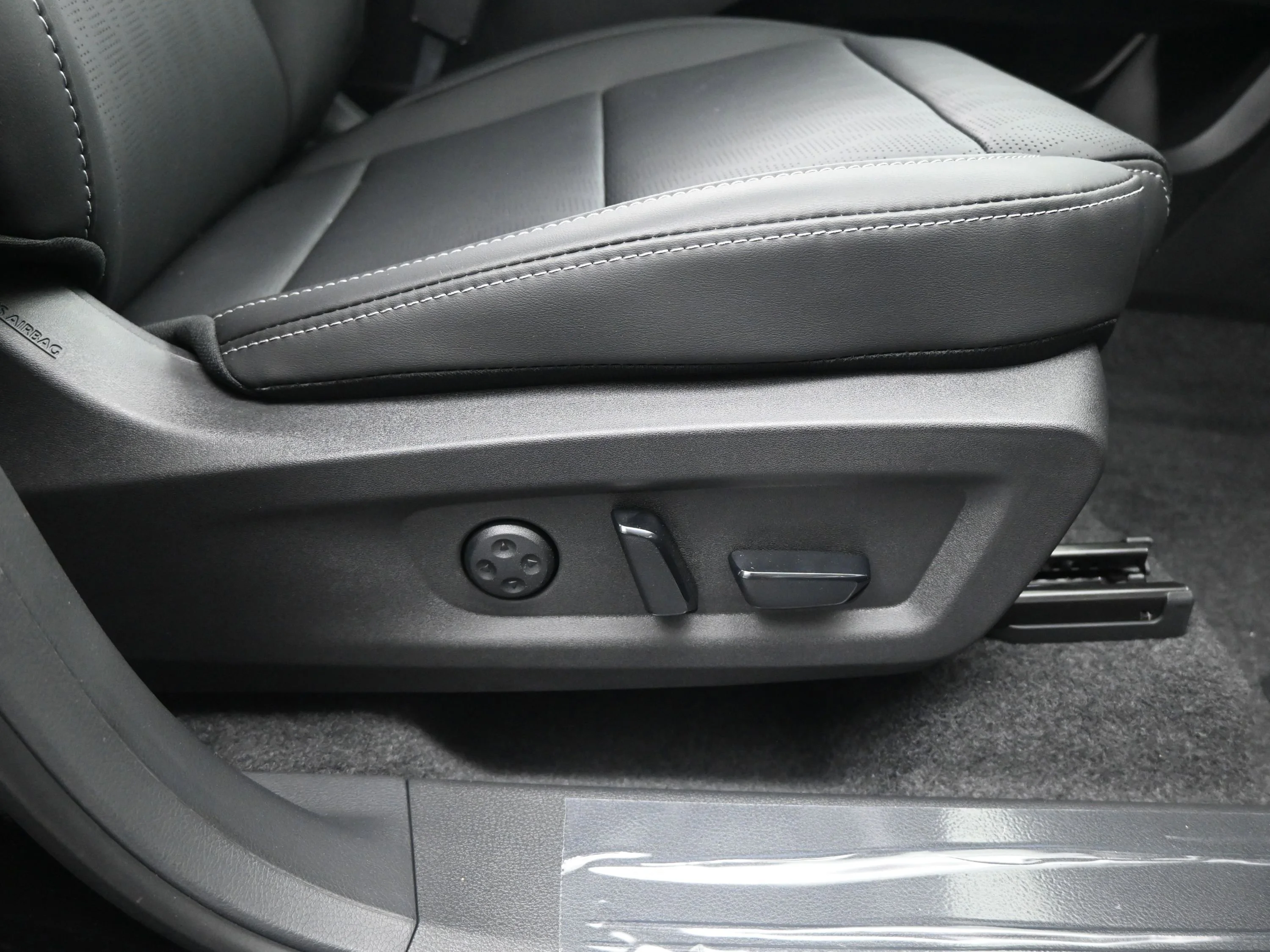 New 2026 Super Black Nissan Platinum image 15