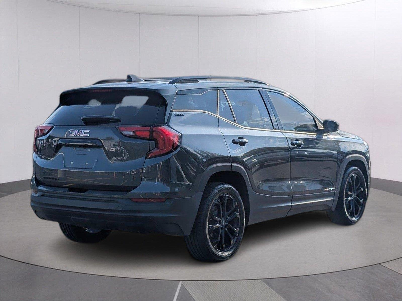 Used 2020 GRAPHITE GRAY METALLIC GMC SLE image 7