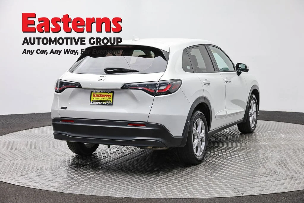 Used 2024 White Honda LX image 5