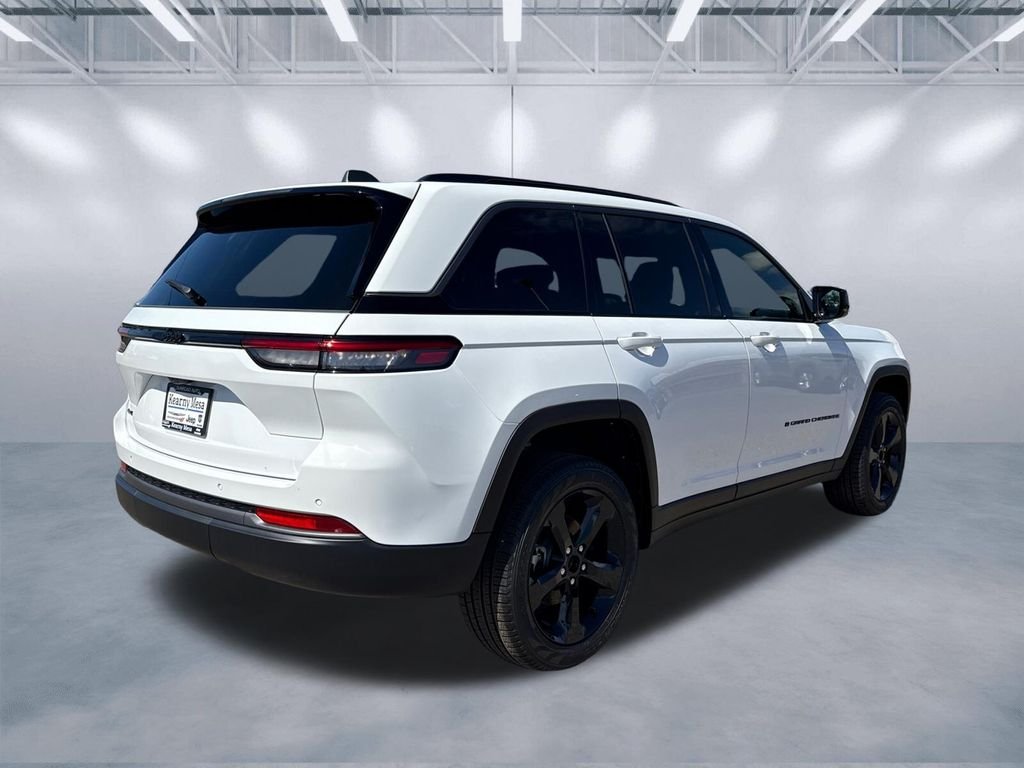 New 2026 Bright White Clear-Coat Exterior Paint Jeep Limited image 4