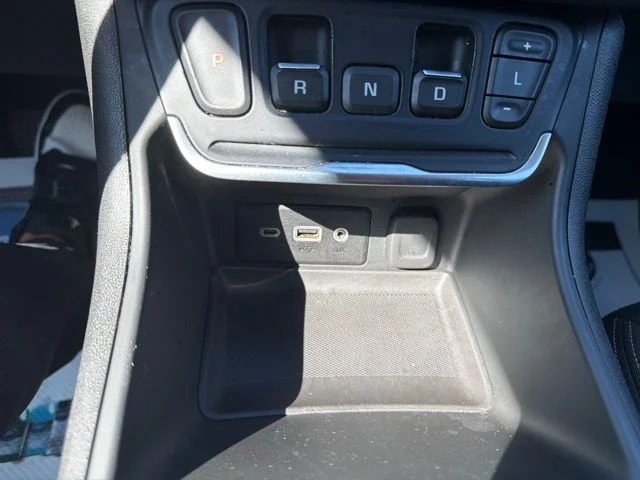 Used 2018 White GMC SLE image 25