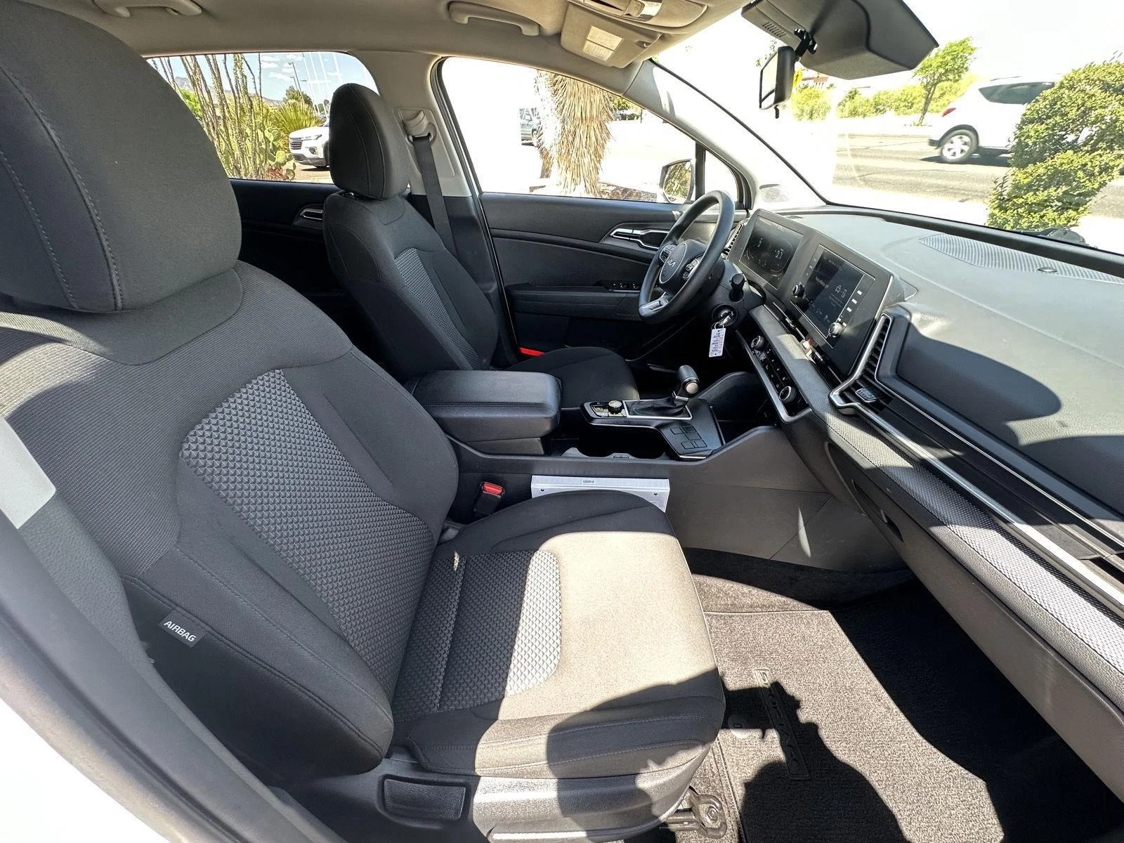 2025 Kia Sportage LX - Photo 20