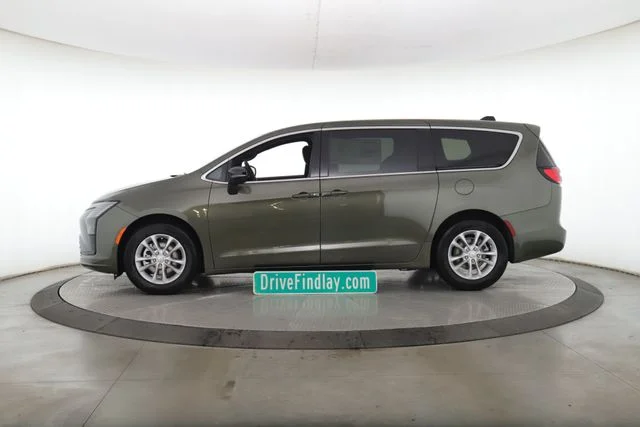 New 2027 Olive Green Pearl-Coat Exterior Paint Chrysler Select image 9