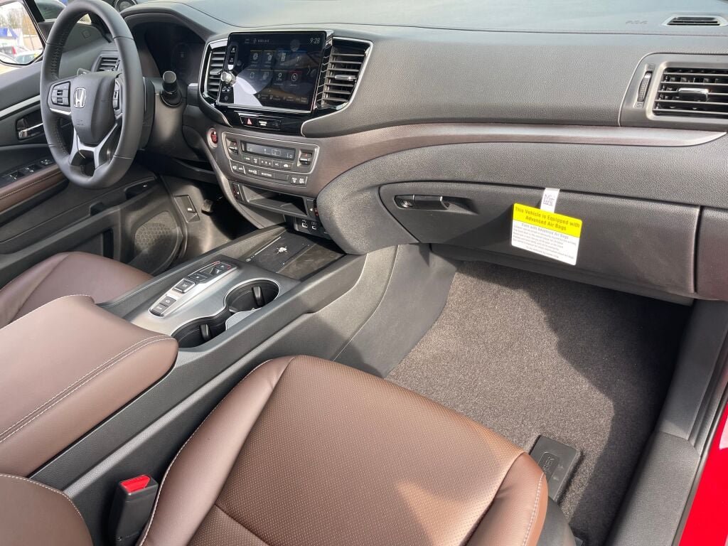 New 2026 Radiant Red Metallic II Honda RTL image 21