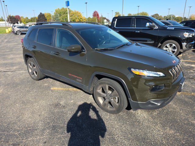 Used 2016 Recon Green Clearcoat Jeep Latitude image 1