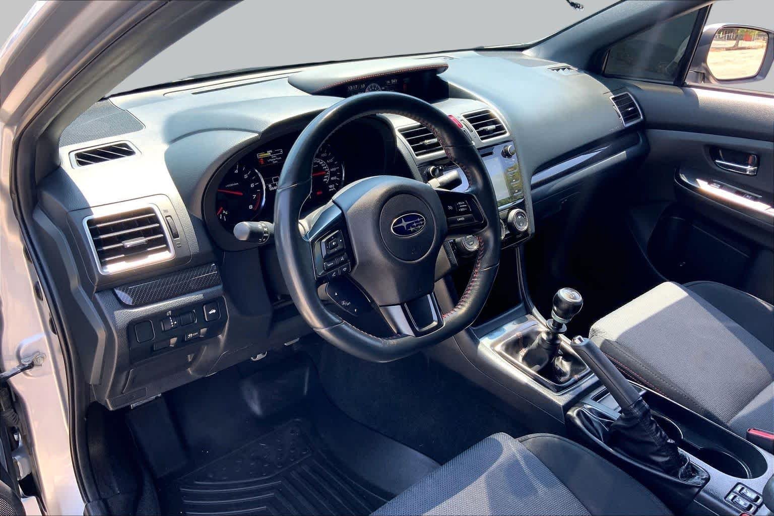 Used 2020 Ice Silver Metallic Subaru Premium image 18
