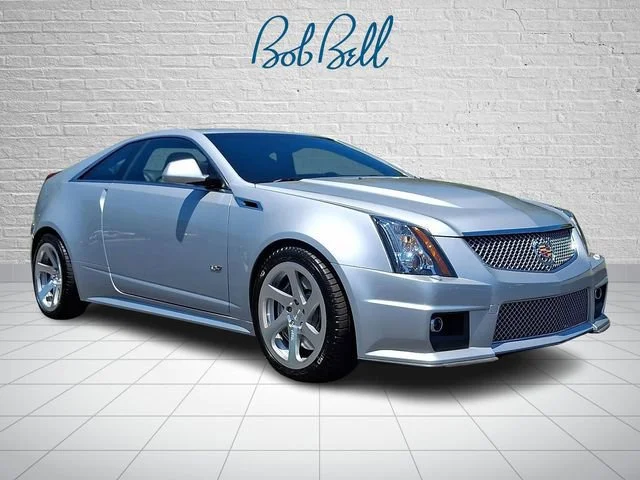 Used 2011 RADIANT SILVER METALLIC Cadillac RWD image 1
