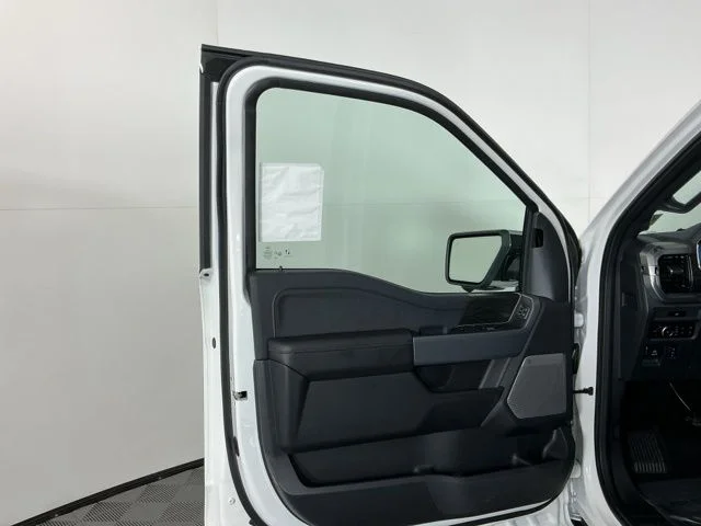 New 2026 Star White Metallic Tri-Coat Ford Lariat image 13