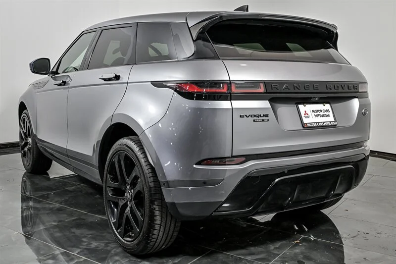 Used 2020 Corris Grey Metallic Land Rover SE image 7