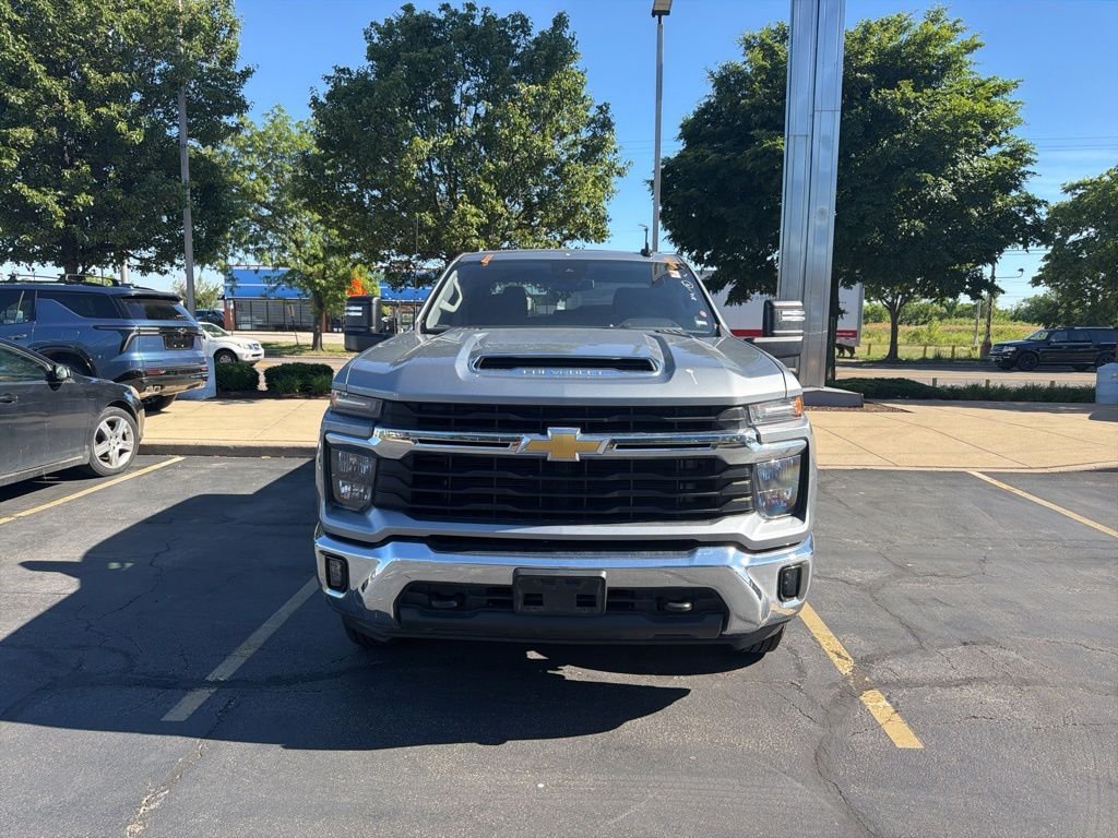 Used 2025 Gray Chevrolet LT image 9