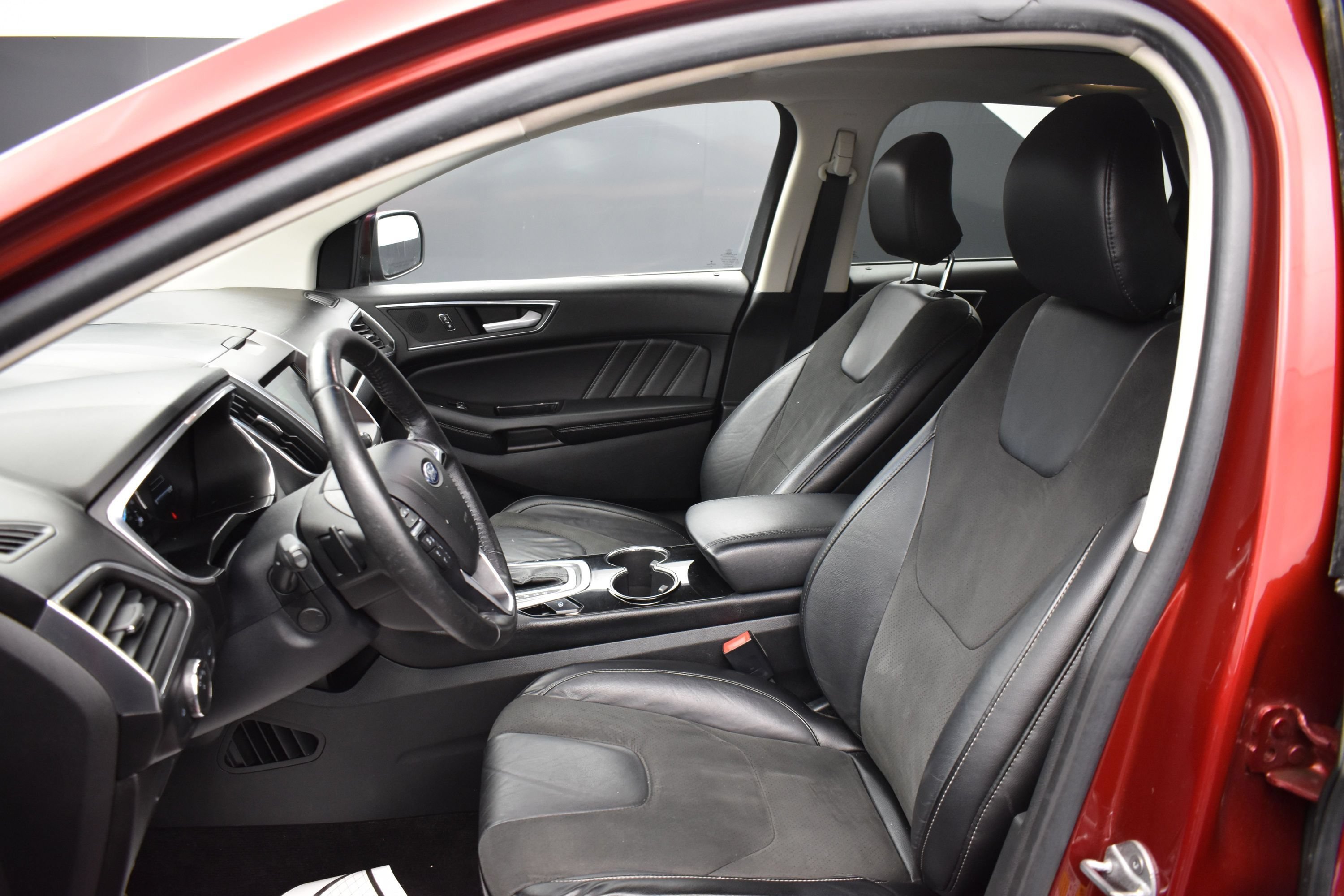 Used 2016 Red Ford Sport image 9